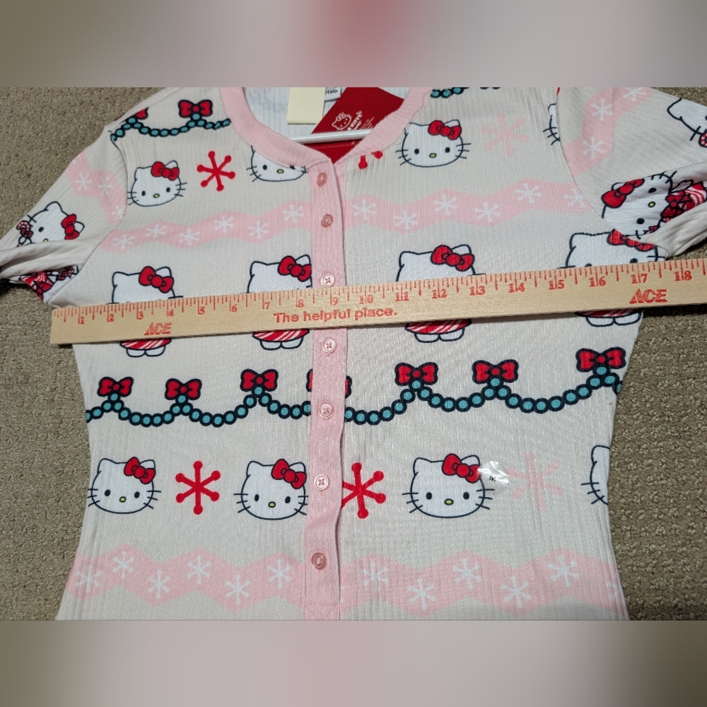 Hello Kitty X Aeropostale Christmas Pajama Romper Medium NWT Holiday Gift Sanrio - Picture 9 of 10